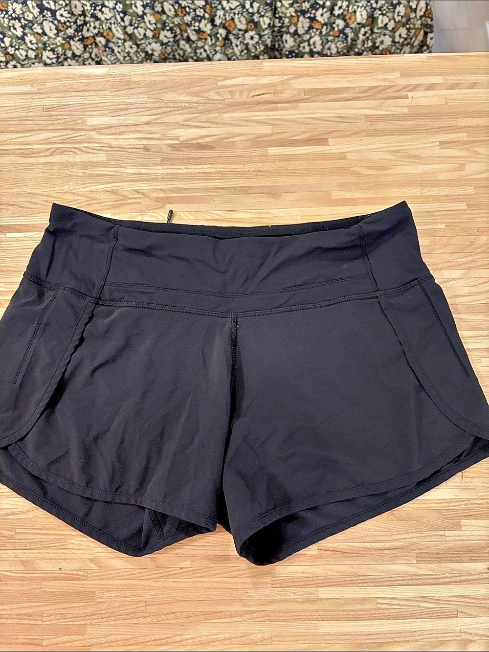 lululemon Tracker Short V 4" Black Athletic Shorts